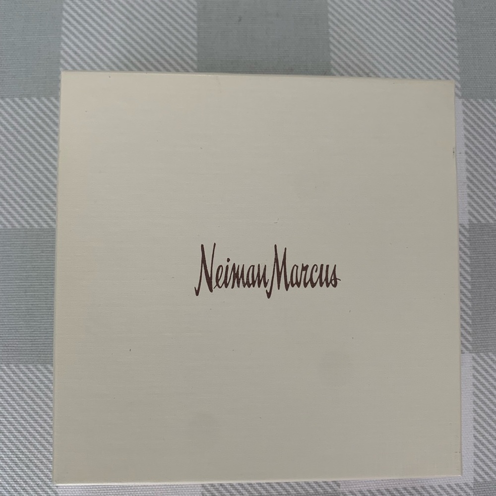 Neiman Marcus Box - Picture 2 of 5